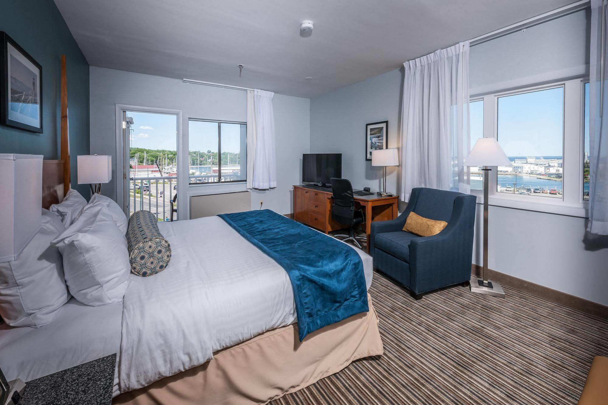 Rockland Harbor Hotel Екстериор снимка