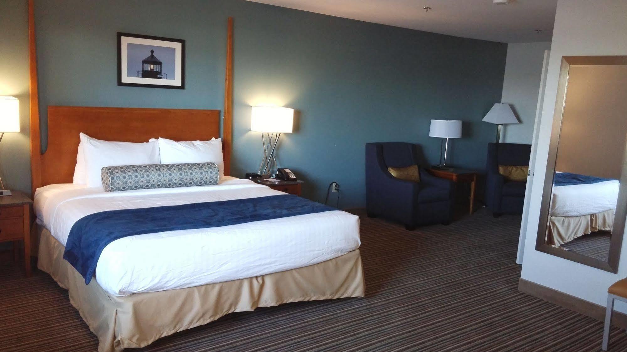 Rockland Harbor Hotel Екстериор снимка